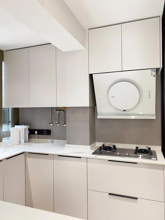 Direct Manufacturer Ready Made Finished Aluminum Glass Door Kitchen Cabinet 1