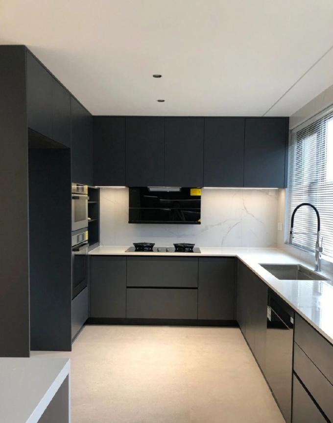 Modern Kitchen Cabinet with Marble Countertop for Apartments 4