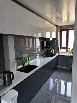 Apartment High Glossy Lacquer Doors Free Handles Modern Kitchen Furniture