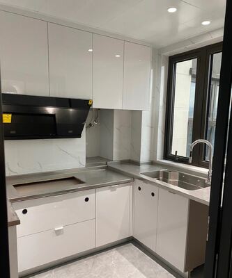 Modern Kitchen Cabinet with Heat-Resistant Finish for Villas